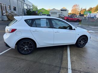 2011 Mazda Mazda3 - Thumbnail