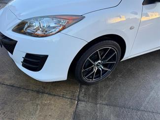2011 Mazda Mazda3 - Thumbnail