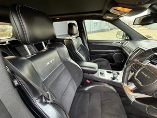 2015 Jeep Grand Cherokee - Thumbnail