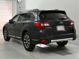 2015 Subaru Outback - Thumbnail