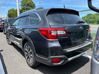 2015 Subaru Outback - Thumbnail