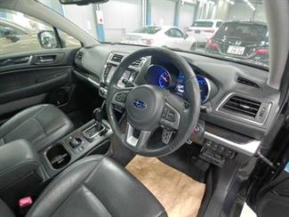 2015 Subaru Outback - Thumbnail