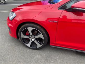 2013 Volkswagen Golf - Thumbnail