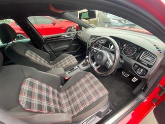 2013 Volkswagen Golf - Thumbnail